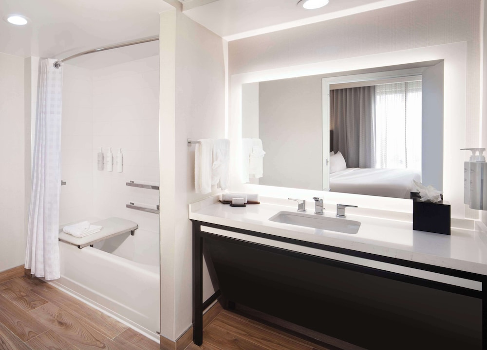 Suite, 2 Double Beds, Accessible (Hearing) - Photo 11
