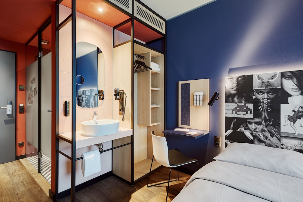 Standard Double Room photo 3