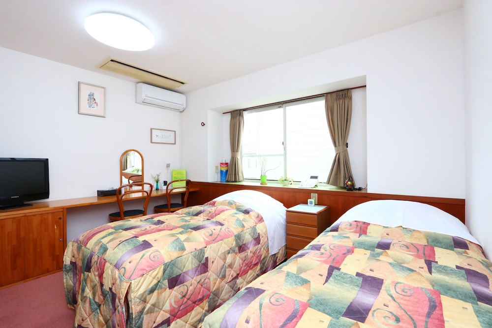 Twin Room, Private Toilet, Shared Bathroom photo 1