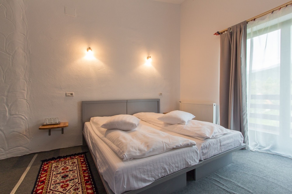 Basic Triple Room photo 3