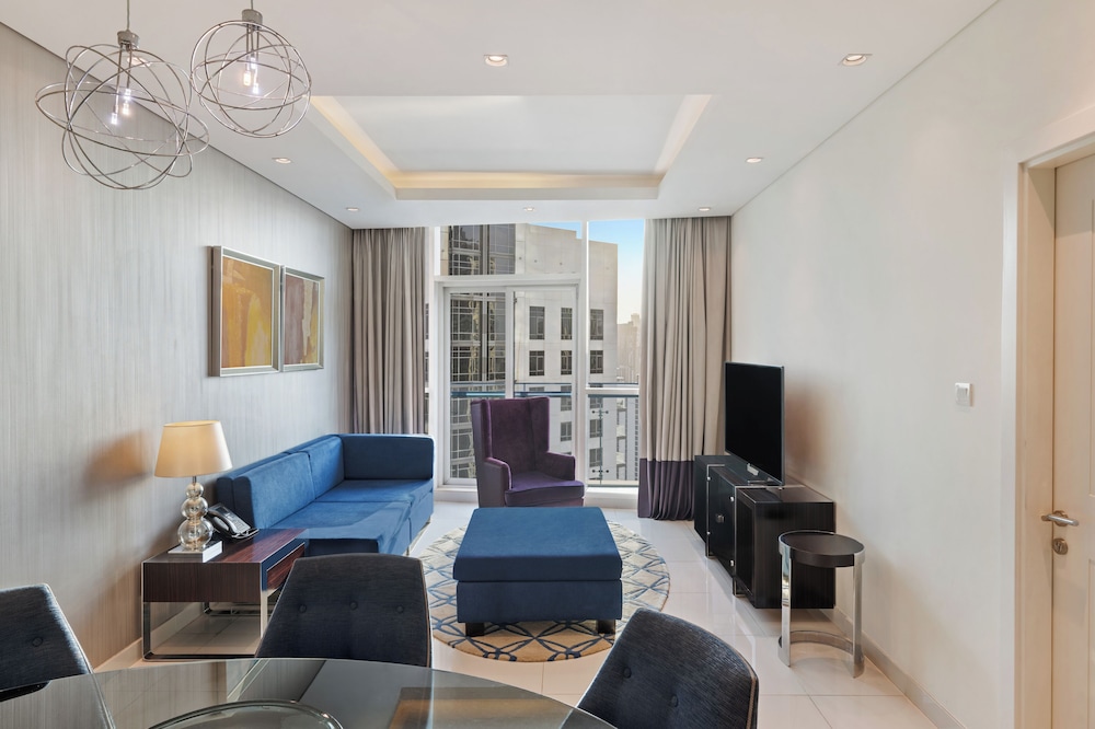 Deluxe Suite, 3 Bedrooms (Burj Khalifa View) photo 2