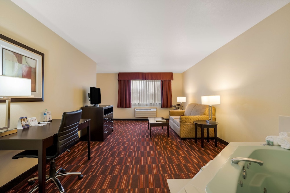 Suite, 1 King Bed, Jetted Tub