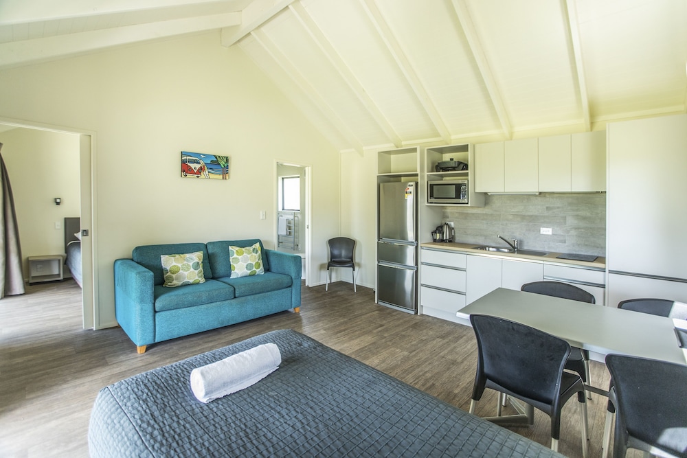 One Bedroom Self-Contained Cabin photo 3