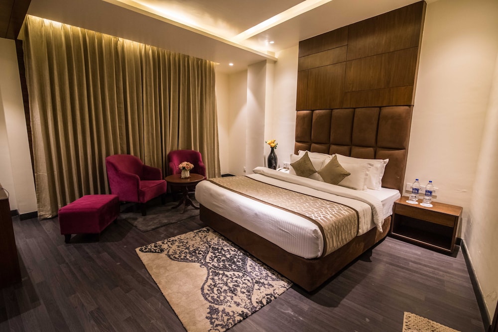 Luxury Room, Balcony - Photo 19