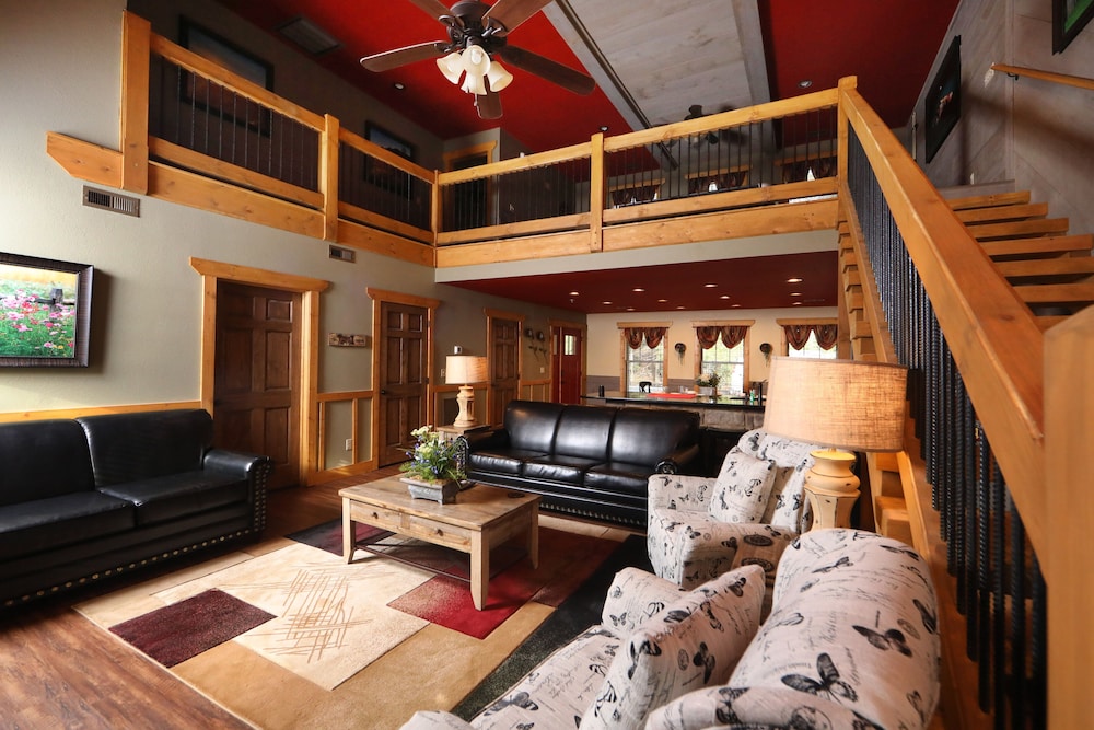 House, Multiple Beds, Hot Tub