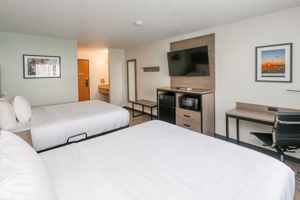 Standard Room, 2 Queen Beds, Pets Allowed, Ground Floor photo 3