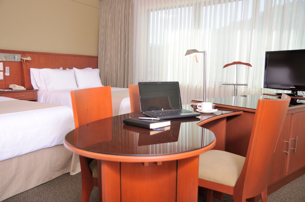 Suite, 2 Queen Beds - Photo 4