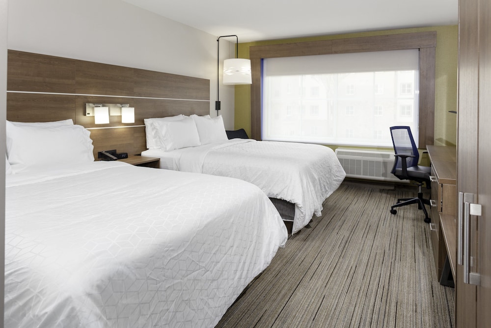 Suite, 2 Queen Beds, Accessible (Communications) - Photo 2