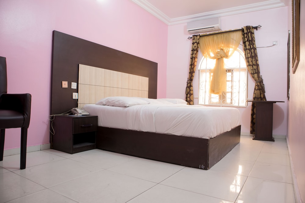 Comfort Room, 1 Bedroom - Photo 1