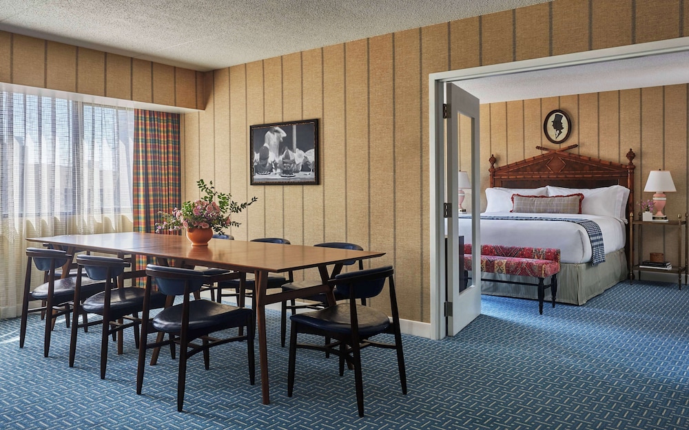 Suite, 1 King Bed