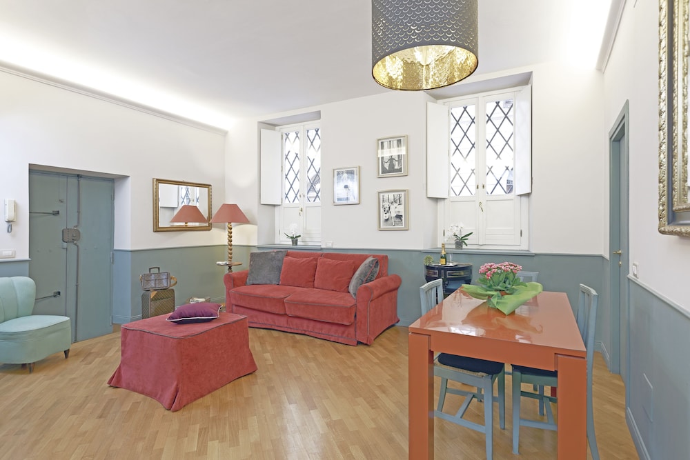 Deluxe Apartment, Annex Building photo 3