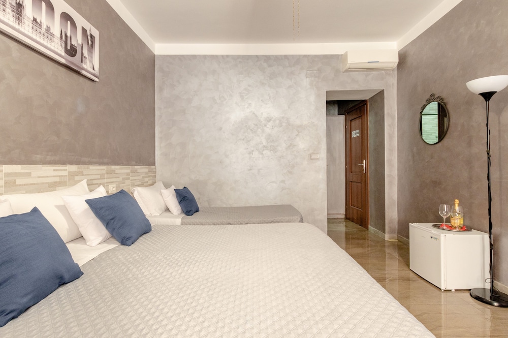 Comfort Quadruple Room