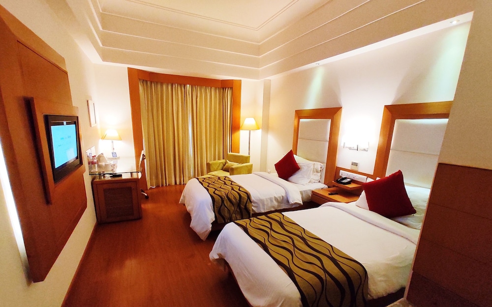 Deluxe Room Twin Bed - Photo 4