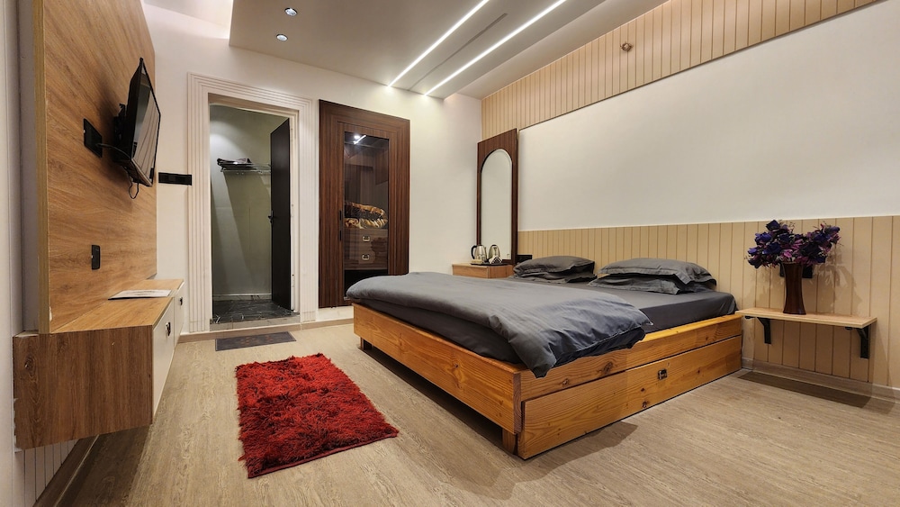 Deluxe Room - Photo 1
