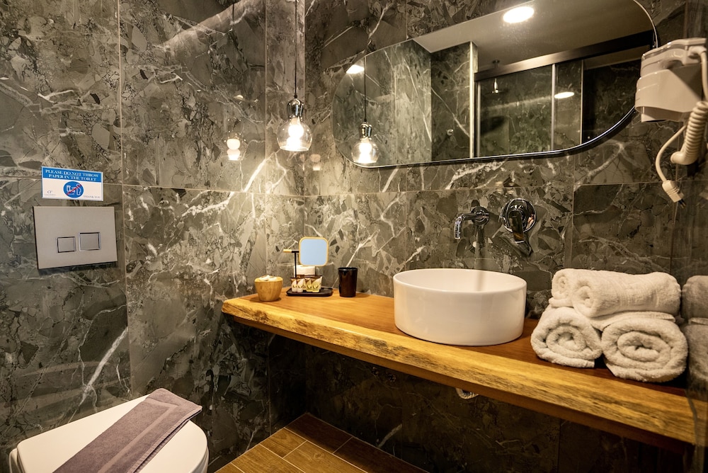 Luxury Triple Room (with sea view and spa) - Photo 4
