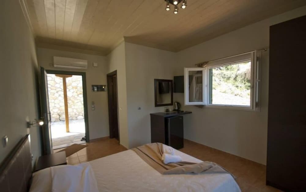 Double Room - Photo 4