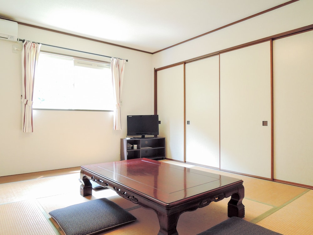 Japanese Style Room, Shared Bathroom photo 1