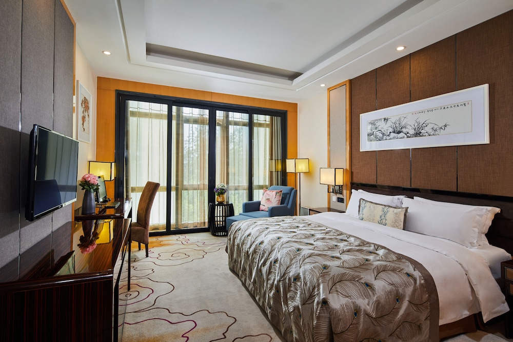 Traditional Suite