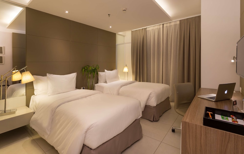 Deluxe Single Room thumbnail 5