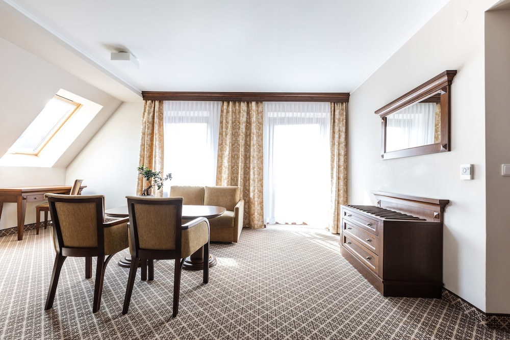 Deluxe Double or Twin Room photo 2