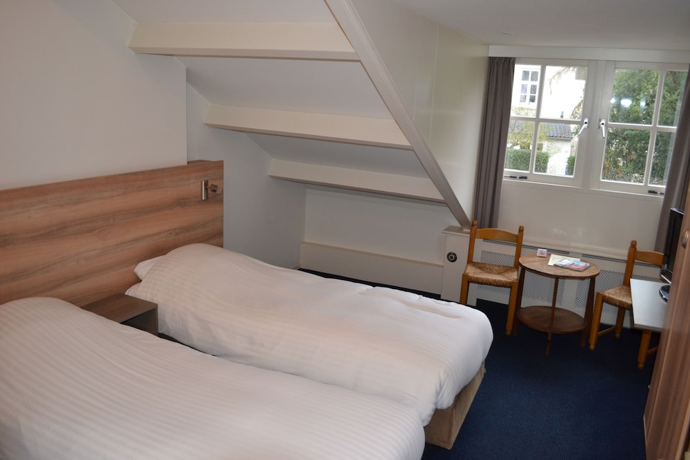 Economy Room With Seperate Bathroom