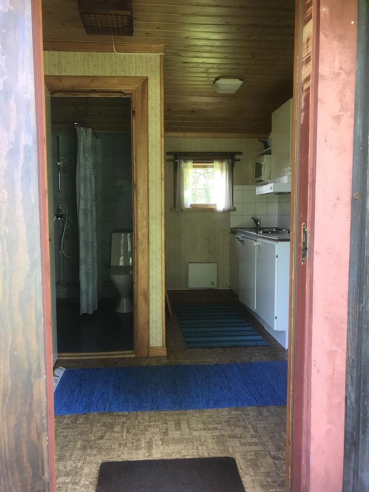Cottage (6 - pets not allowed)