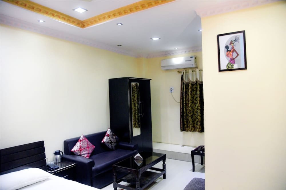 Deluxe AC Room