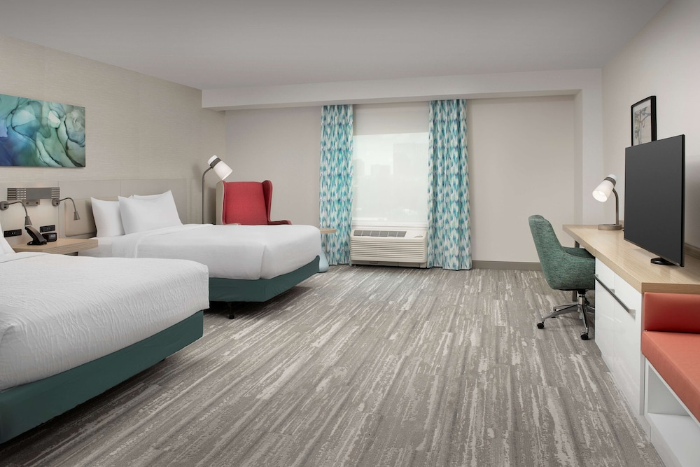 Deluxe Room, 2 Queen Beds, Bathtub