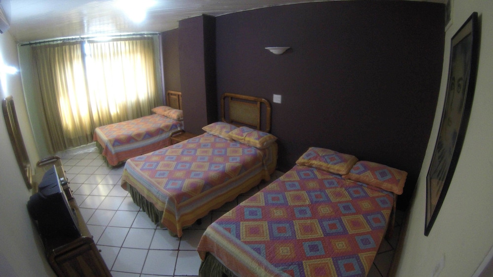 Gallery Room, Multiple Beds