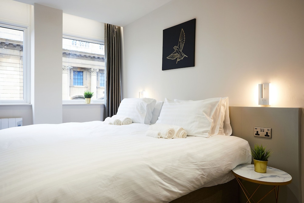 City Suite - Photo 3