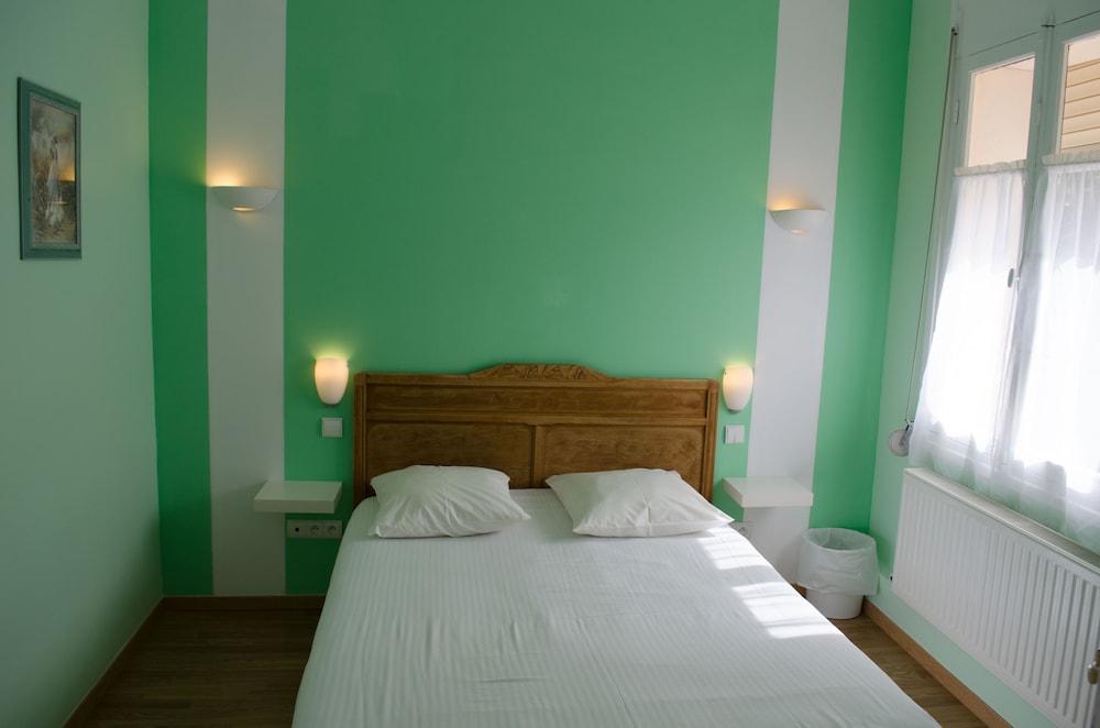 Standard Double Room, 1 Double Bed, Private Bathroom - Photo 6