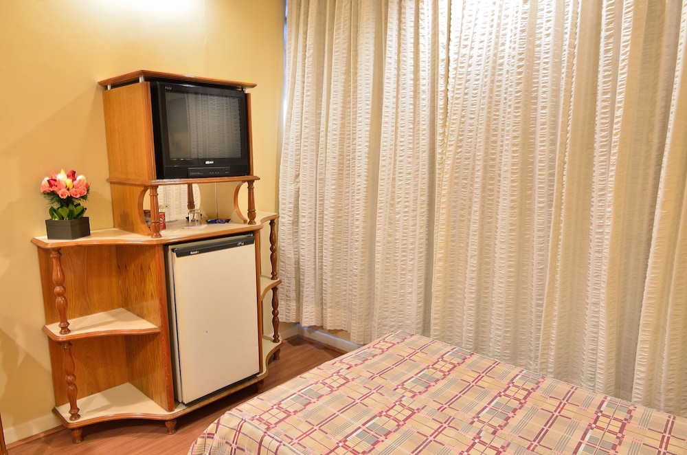 Quadruple Room, 1 Double And 2 Single Beds