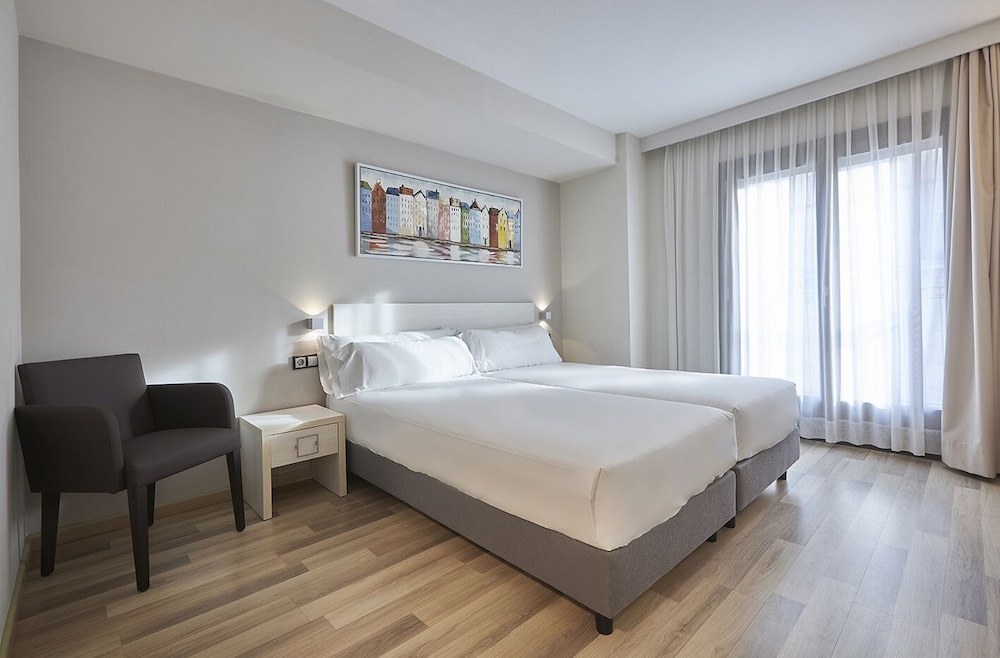 Standard Room, City View photo 3
