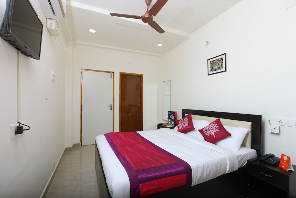 Double Room, 1 Queen Bed photo 3