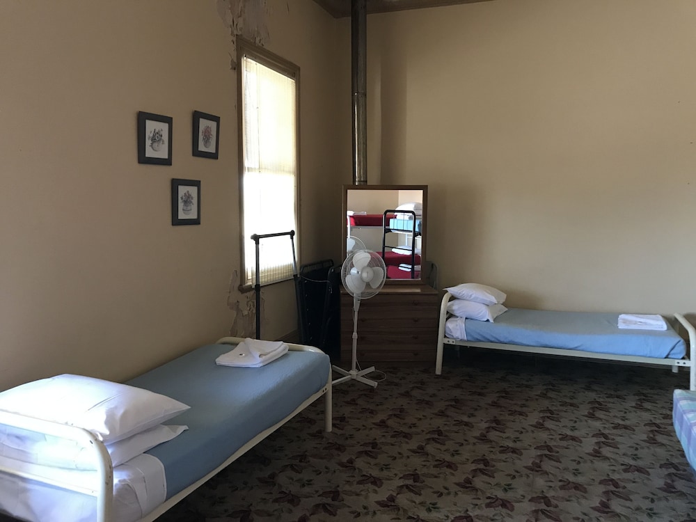 Standard Room, Two Single Beds photo 3
