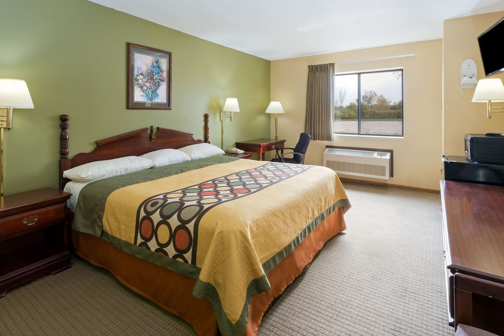 Standard Room, 1 King Bed - Photo 1