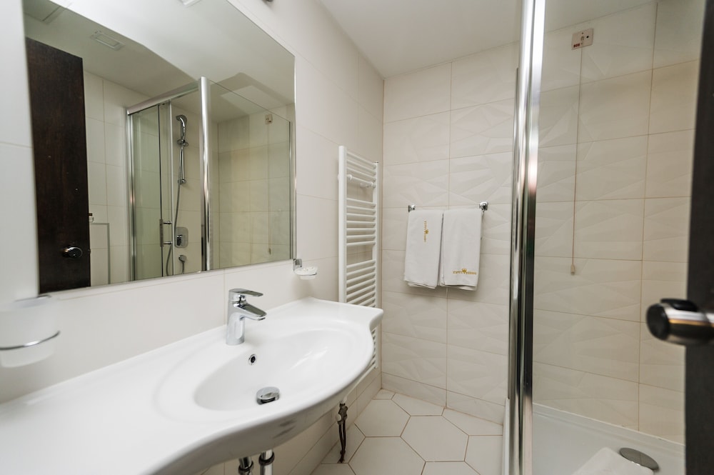 Superior Twin Room - Photo 7