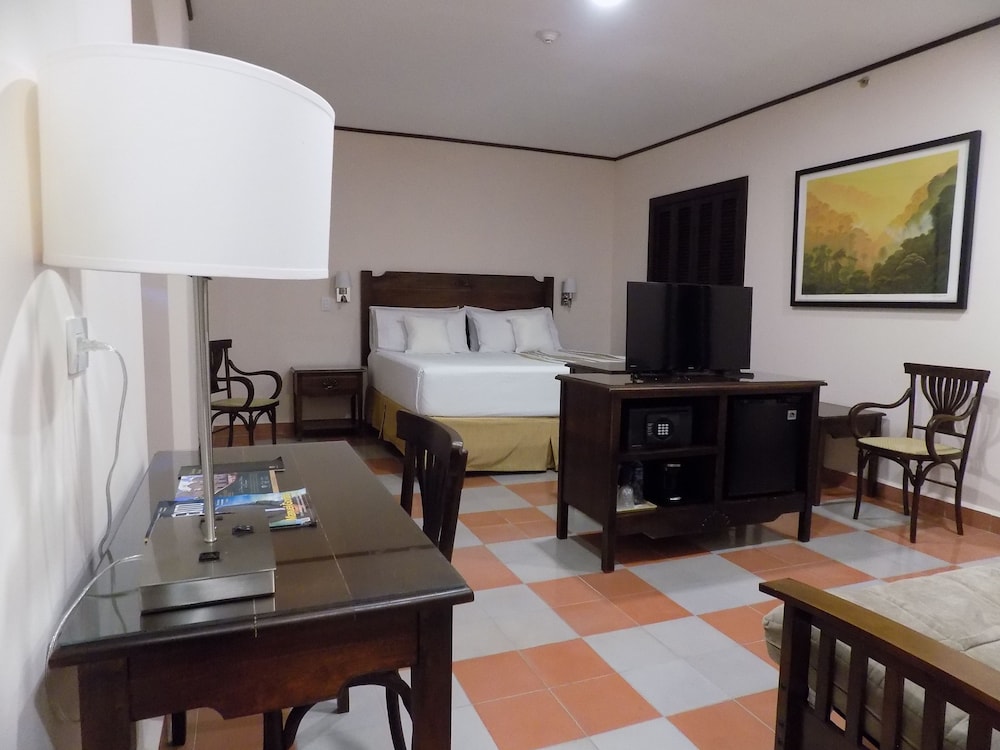 Superior Suite, 1 King Bed, Non Smoking (Junior Suite) photo 1