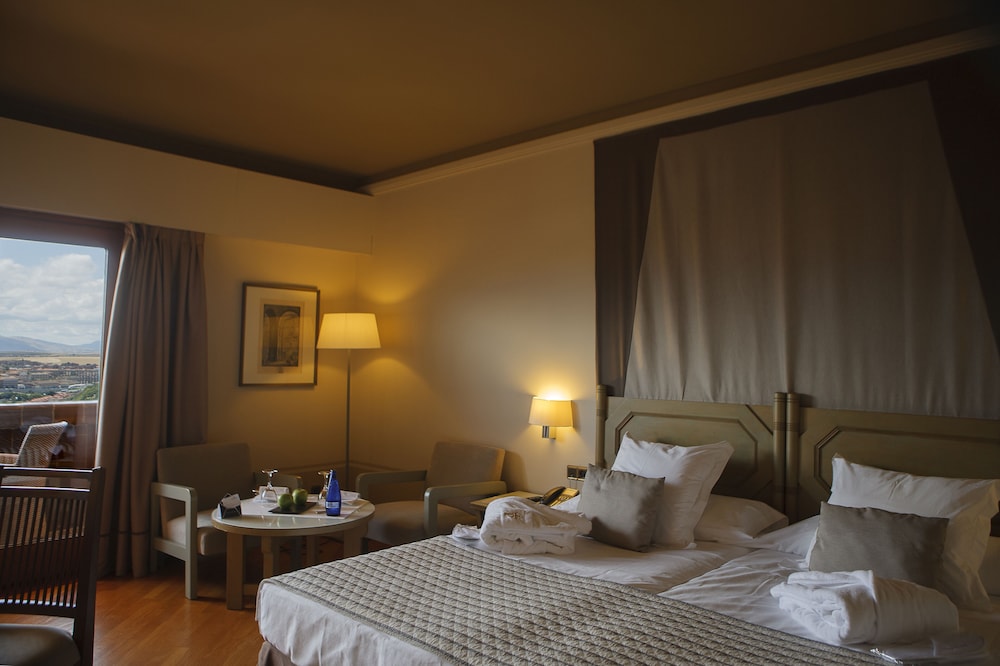 Standard Twin Room (3 Adults) - Photo 1