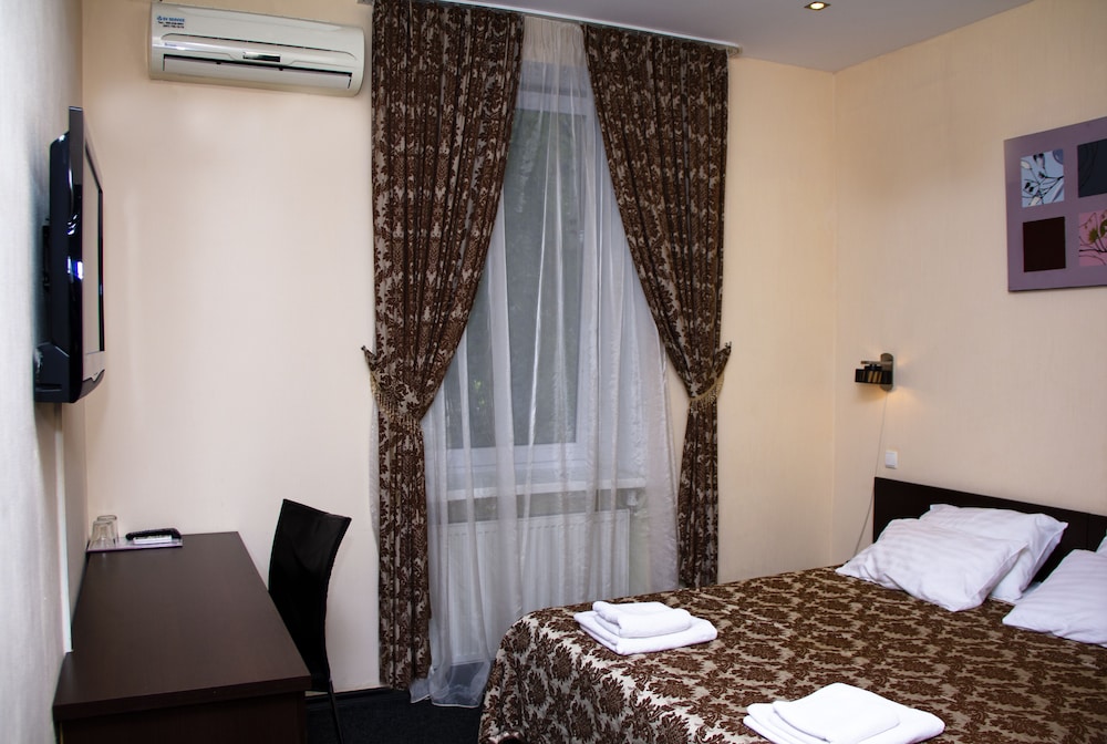 Basic Double or Twin Room