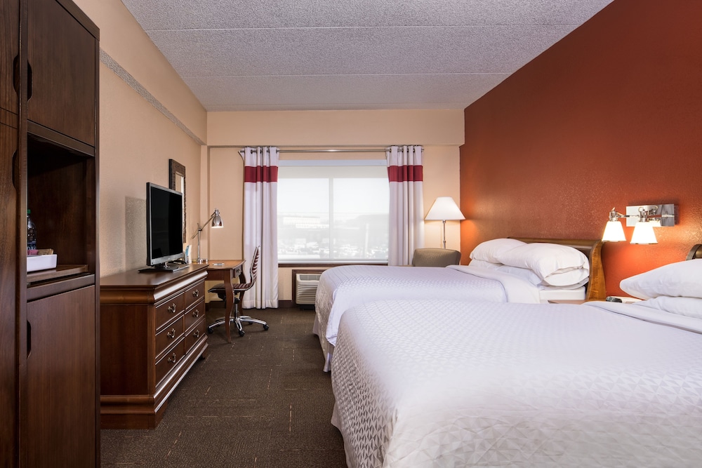 Suite, Multiple Beds - Photo 3
