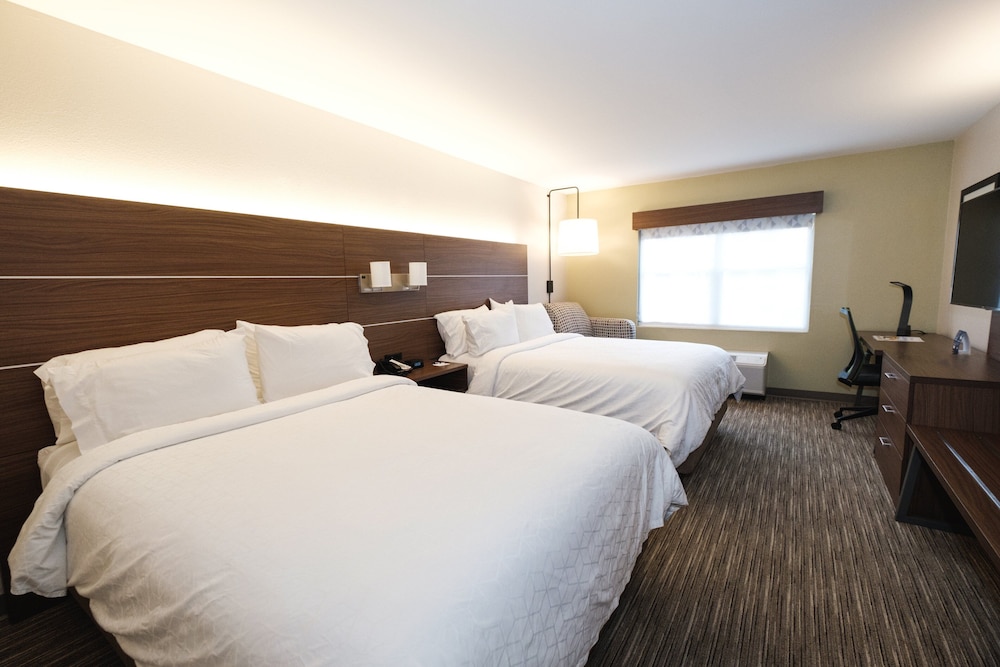 Standard Room, 2 Double Beds (Extra Floor Space) - Photo 2