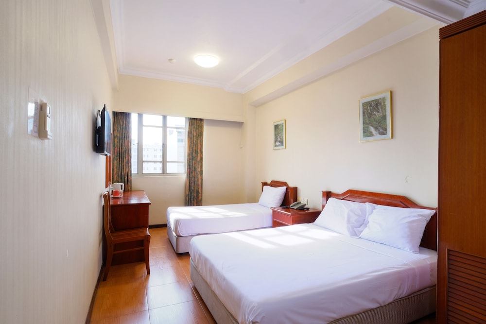 Standard Triple Room, Multiple Beds photo 3