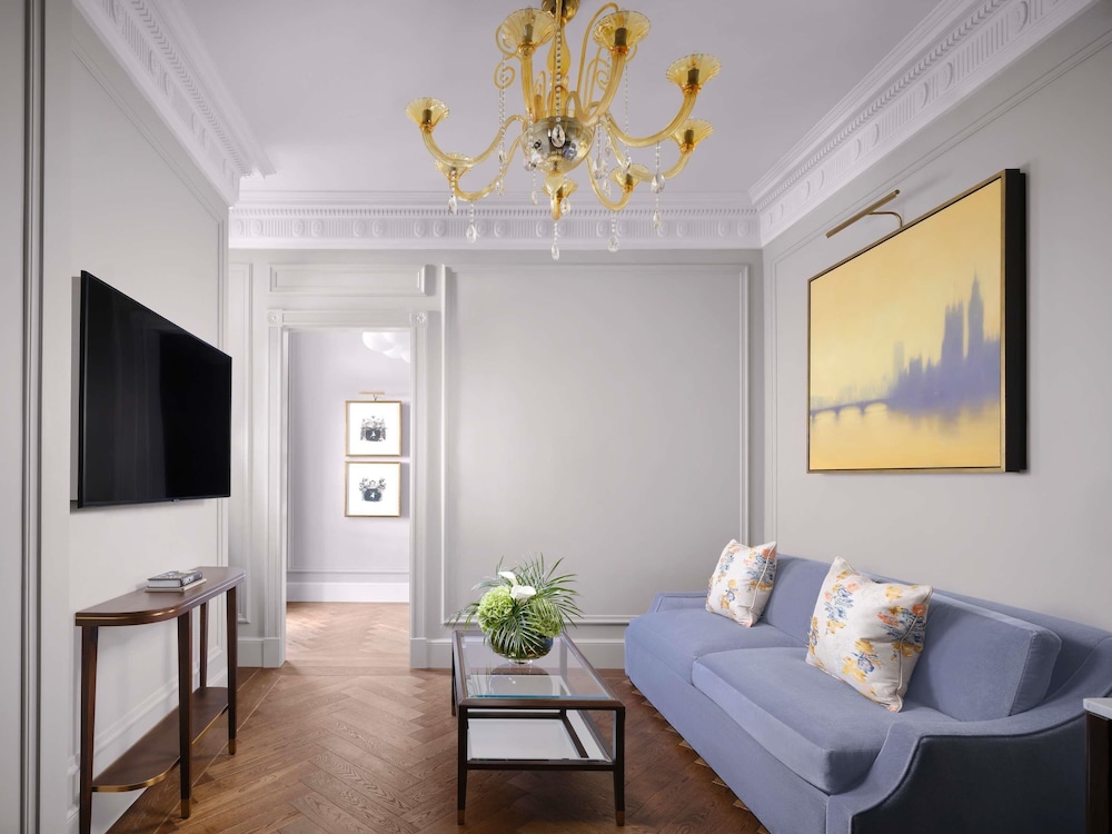 Grand Suite, 1 King Bed, River View