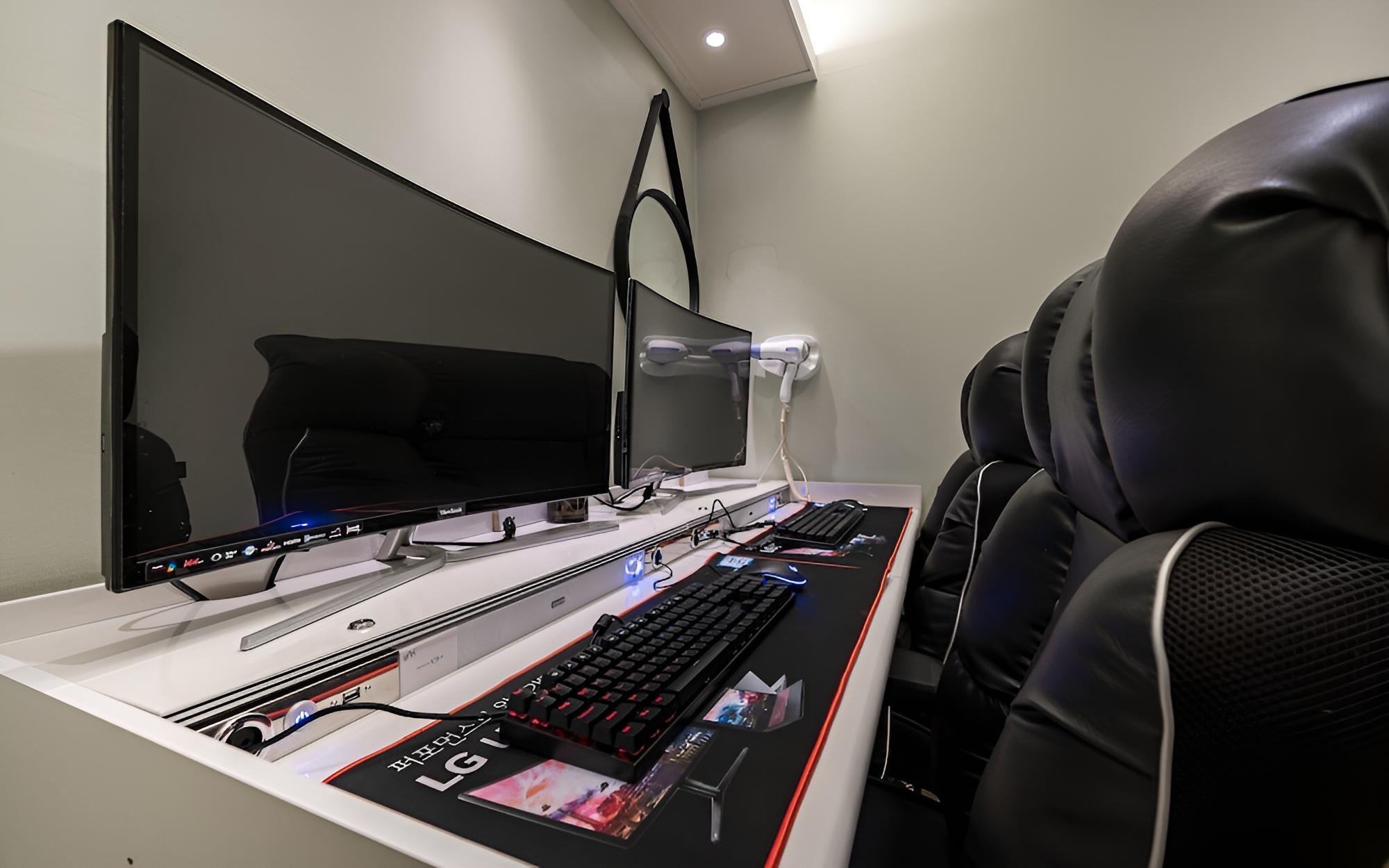 Room (Couple PC no hard installation (Netfl)