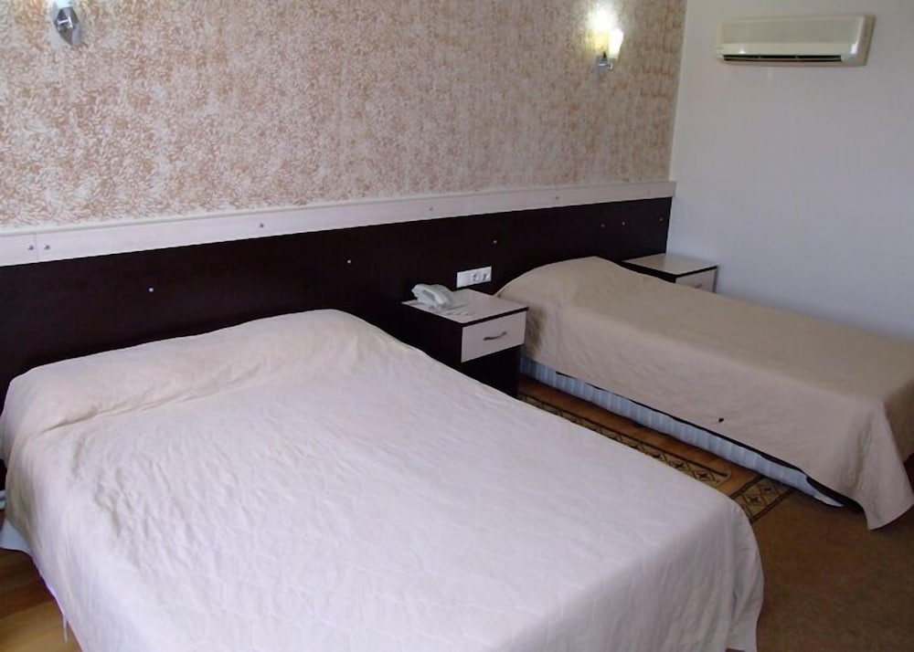 Standard Triple Room photo 3