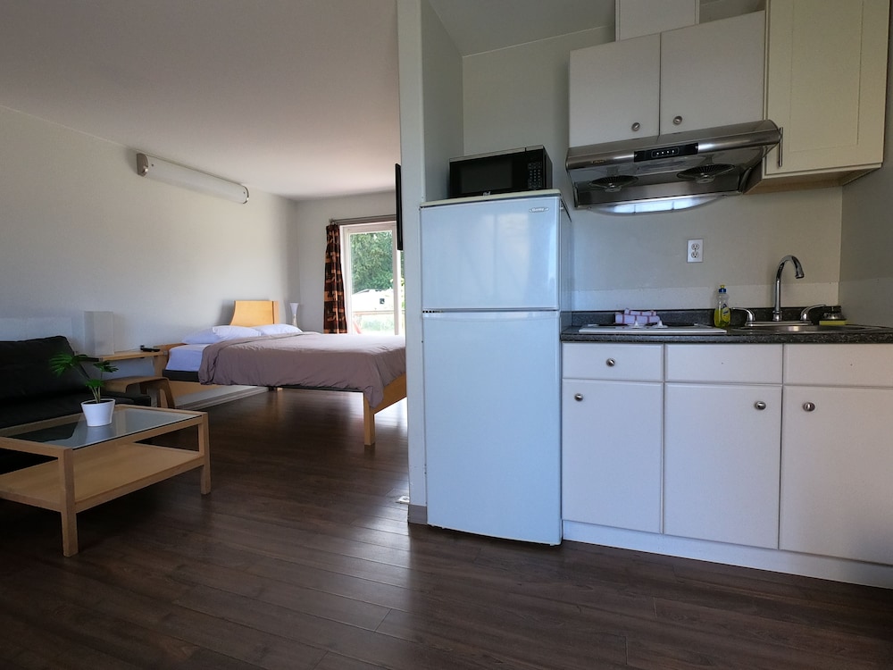 Business Studio, 1 Queen Bed, Ocean View, Ground Floor photo 2