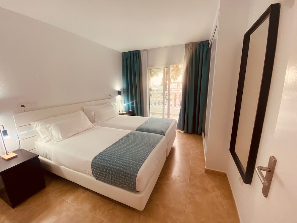 Apartamento 1 dormitorio vista lateral al mar con terraza (2+0)