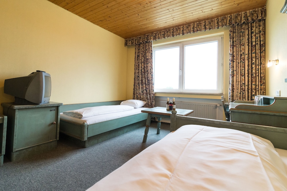 Standard Triple Room - Photo 2