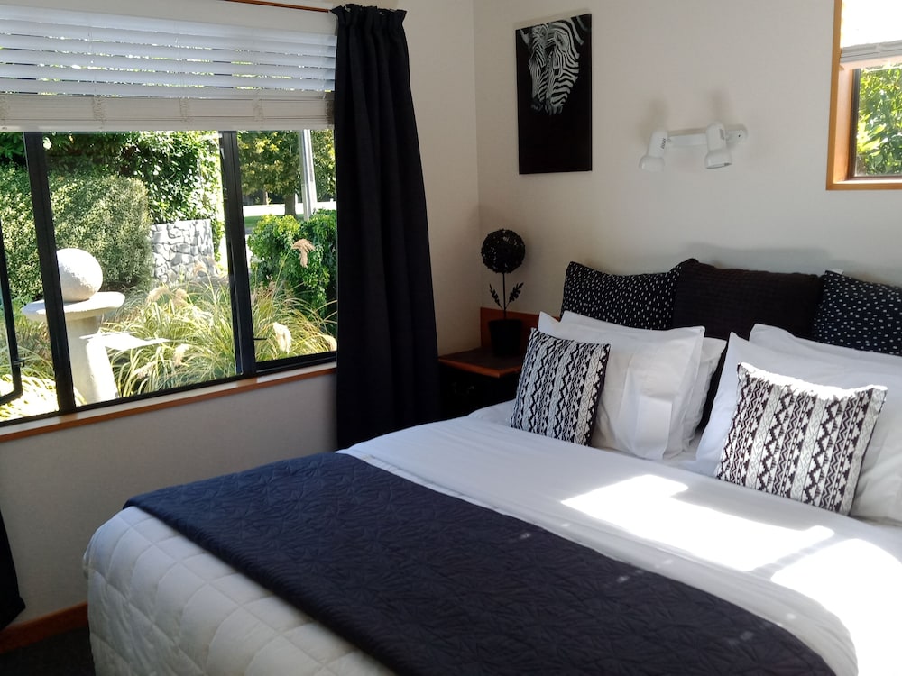 Family Suite, 1 Bedroom, Non Smoking, Kitchenette photo 2